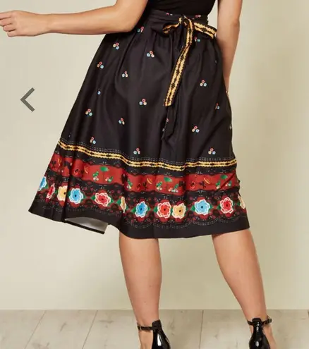 Voodoo Vixen Charlotte Border Print Skirt Size M