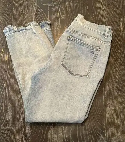 DL1961 Bridgette Cropped Women's High Rise Jeans frayed hem Size 32 Blue
