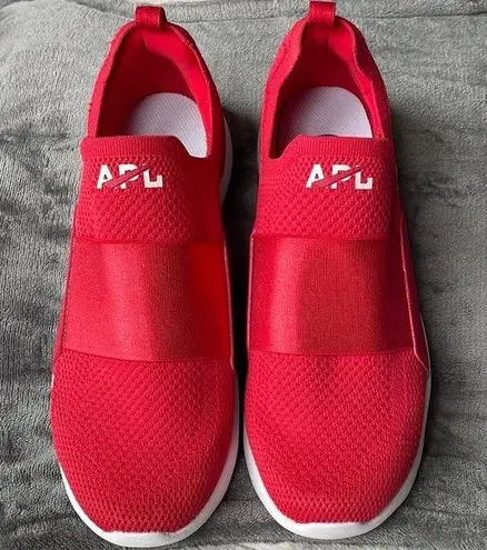 APL NWOT TECHNLOOM BLISS RED WOMENS SIZE 10 SOLD OUT