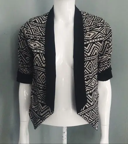 Forever 21 Cropped Geometric Blazer