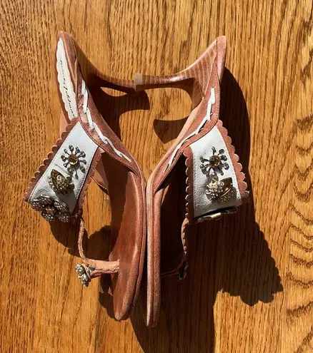 RARE Beverly Feldman Kitten Heel Toe Loop Sandals Size 8.5