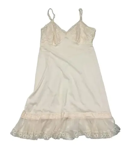 Vintage Unbranded Femine Chemise / Slip Dress Pale Pink / Peach Size L Size M