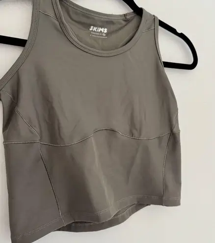 SKIMS Performance Racerback Tank Gunmetal