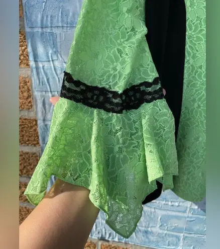 Michellena Amour paris lace bell arm blouse size 46/1X Green