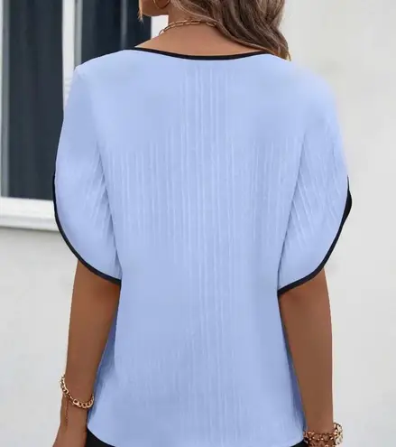 NWT, Lavishly Paris Periwinkle Blue Tee Size M