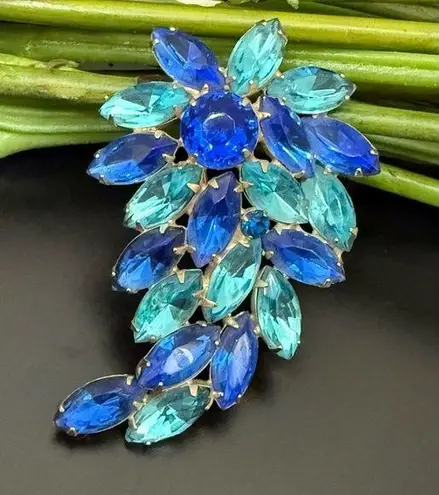 Vintage Unsigned Cobalt Blue & Teal Navette Marquis Rhinestone Leaf Brooch 20g.