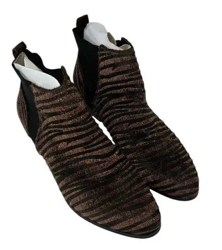 Cato  Brown/Black Tiger Stripe Ankle Boots(Size 9M)