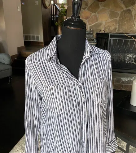 Velvet Heart 5/$20  White Black Abstract Stripe Blouse Size S