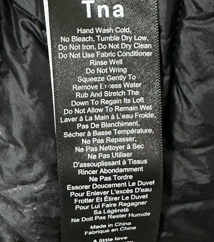 TNA Jacket Women Large Black Botanie Super Light Puffer Hooded Full Zip Packable