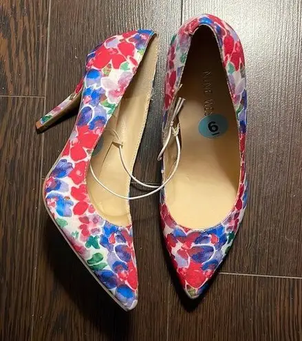 Nine West New  Pastel Floral Heels size 6 Lavender, Pink, Blue, Green, White