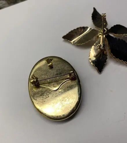 Lot Of 2 Gold Tone Vintage