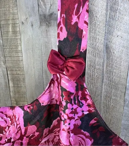 Floral Nightie with (Flaw) the strap is coming unsewn.