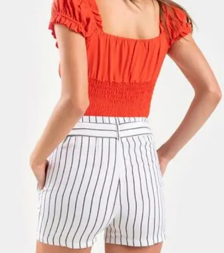 ✨ Gene Tie Front Stripe Shorts✨ White Size L