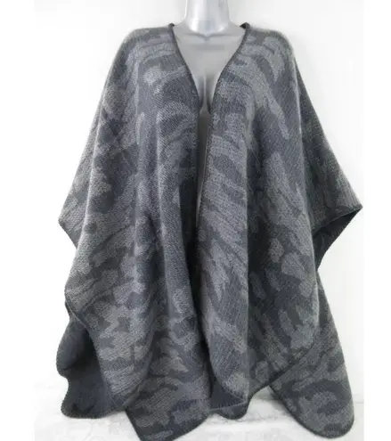 Woolrich Charcoal Star Patterned Reversible Wool Blend Poncho All Acrylic