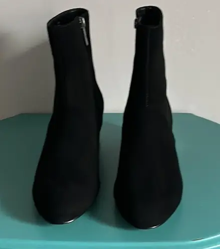 Halston Heritage New in Box Trendy Olga Black Suede Chunky 1.5” Heeled Booties