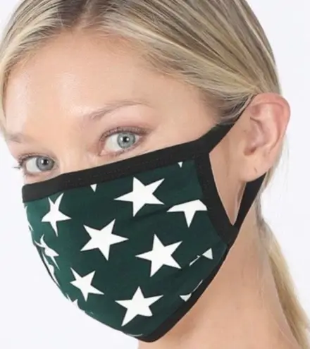 Zenana Hunter Green Star Knit Sweater + Bonus Mask