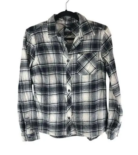 Mountain Club Womens Plaid Flannel Shirt Black/White Long Sleeve Button