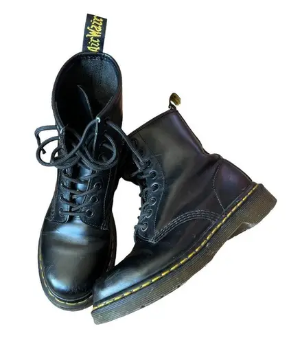 Dr. Martens  1460 Smooth Leather Lace Up Boots Black Ladies size 6