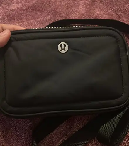 Lululemon Lululemom Crossbody Camera Bag 2L