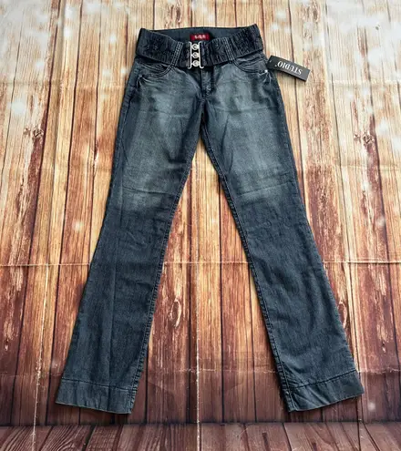 Ilse Studio Ilce Studio Women’s Belted Mid Rise Straight Leg Medium Wash Jeans Size 28”