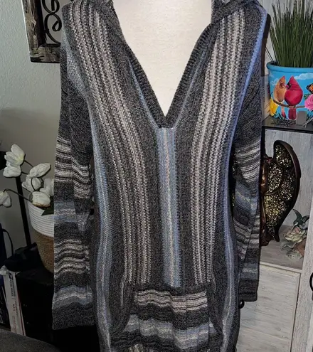 Shyanne Gray and Black Knit Sweater size L