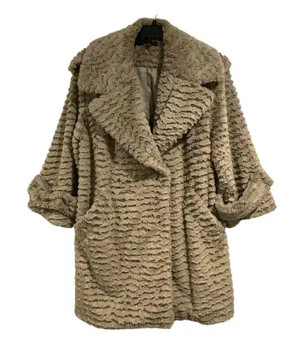 Cynthia Steffe ruffled faux fur beige tan winter coat size medium EUC
