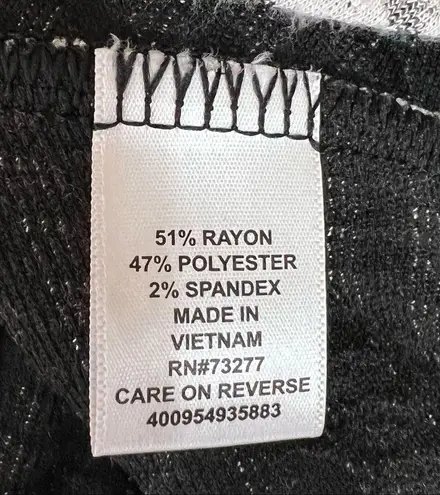 Elle Gray & White Houndstooth Knit Peplum Top Size Small