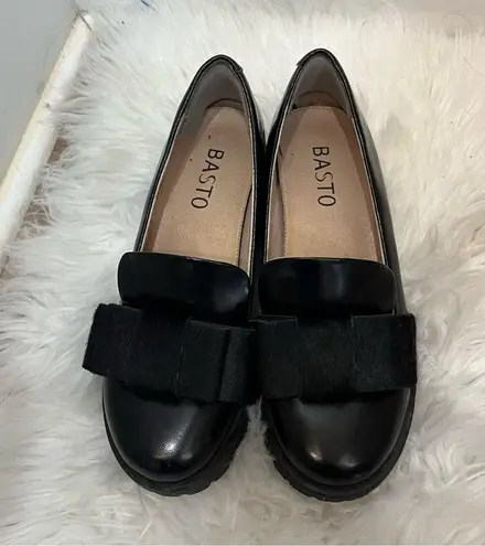 Batso Loafers black with heel and bow size 220 (5.5) rare