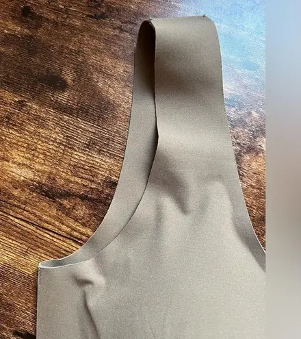 knix by knixwear | LuxeLift Evolution tank. Size: M. Green Size M