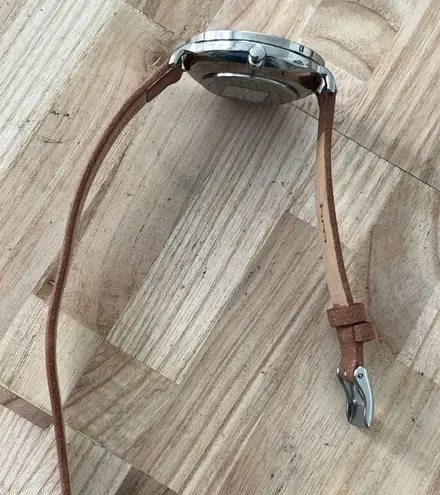 WY Modern Ladies Watch Large Round White Dial Genuine Leather Strap