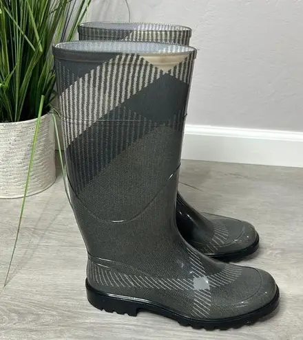 Burberry  • plaid check signature rubber winter rain boots