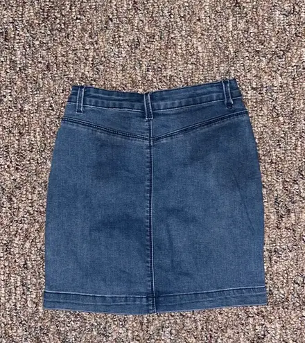 Missguided Women’s Misguided medium wash denim tight fitting mini skirt