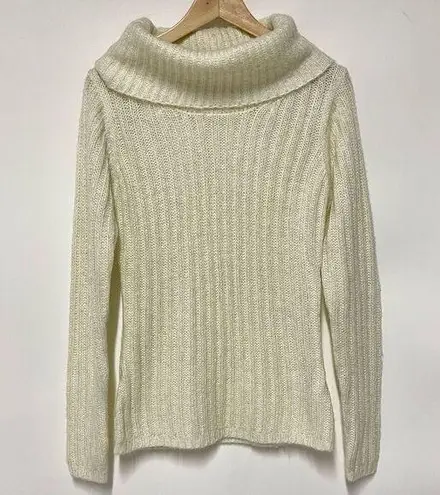 Suzy Shier  Cowl Neck Turtleneck Sweater (Cream Metallic) - Medium