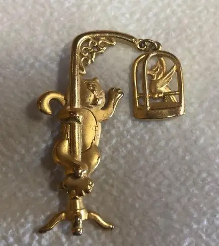 Vintage JJ Cat and Bird Gold tone Brooch