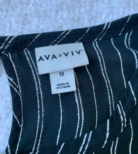 Ava & Viv  Black and White Blouse Size 1X Like New