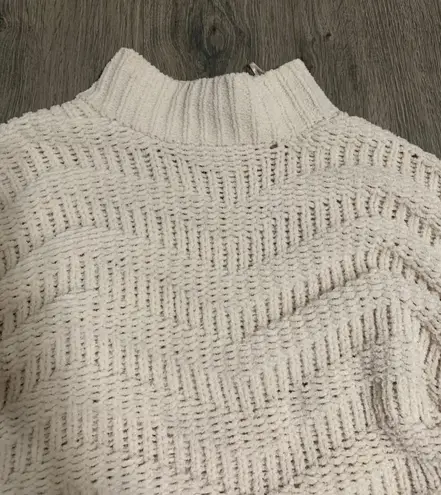 moon&madison Cropped Neck Sweater 