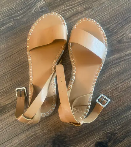 Abercrombie & Fitch Sandals Tan Size 9