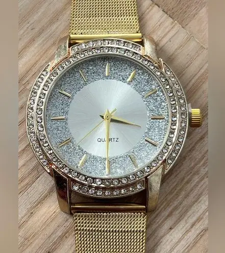 Crystal Embellishments Ladies Watch Silver Shimmery Dial Gold