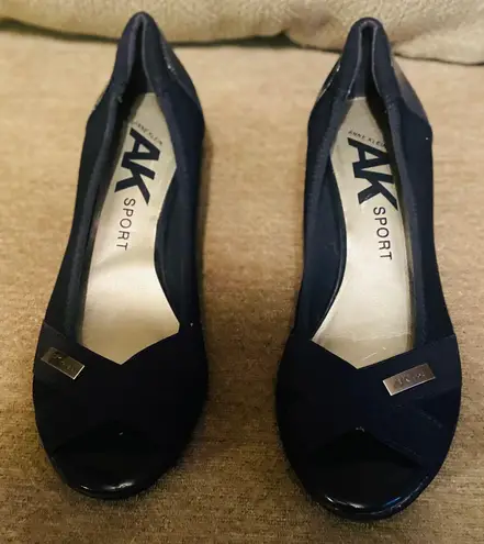 Anne Klein Sport Black Pep-toed Wedge Heels size 8.5 model Akjetta black