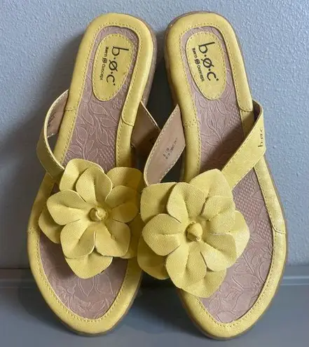 Born concept BOC  Women’s Yellow Sandal with Yellow Leather Flower Size 8 NWOT