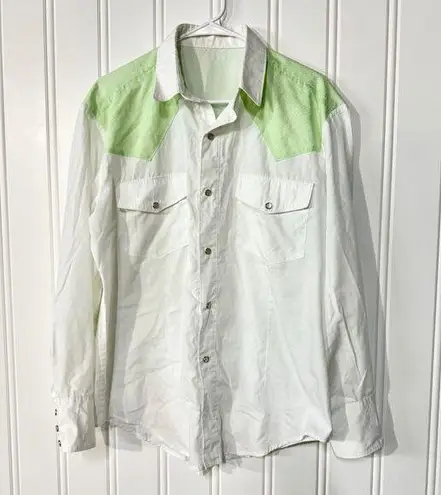 VTG UNBRANDED Button Up Women Size L Western Green & White Pearl Button Retro Size L