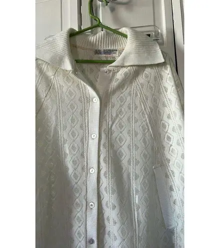 Vintage 70s White Knit Cape with Fringe