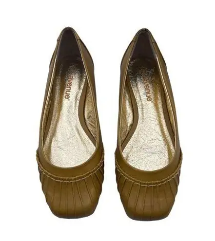 Avenue Size 9W Ruffled Top Design Mustard Yellow Flats Womens By Avenue F Gold