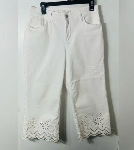 Women’s White Stretch Capris High Rise Sz 6 Eyelet Hem Coastal Vacay Feminine