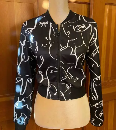 NWT, Lavishly Paris Women’s Designer Graphics Zip Up. Black