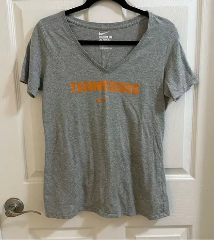 Nike  Tennessee Volunteers Women’s V-neck T-shirt size Large Gray Orange GO VOLS!