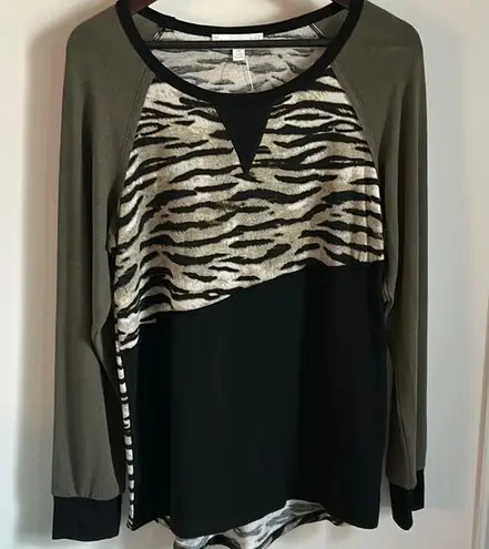 Suzanne Betro New Weekend by Colorblock Animal Print Raglan Long Sleeve Top