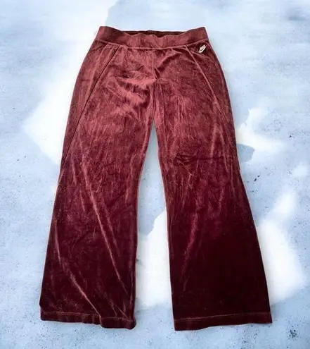 Nike Women’s Burgundy  Velour Pants size M soft fleece-lined cabincore blokecore