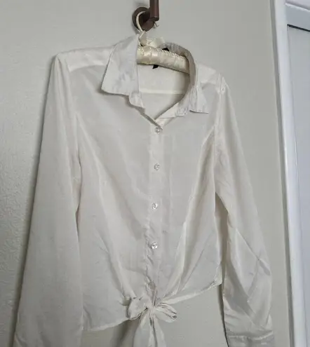 Ali & Kris Vintage 90’s L White Button Down Satin Effect Tie Front Long Sleeve Shirt