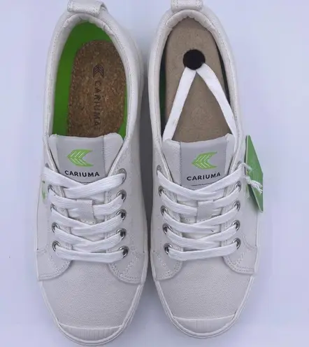 Cariuma unisex oca low off white canvas sneakers Size 6.5Women 5Mens